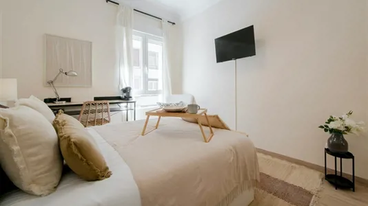 Rooms in Madrid Chamberí - photo 2