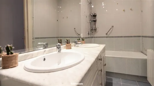 Rooms in Barcelona Eixample - photo 9