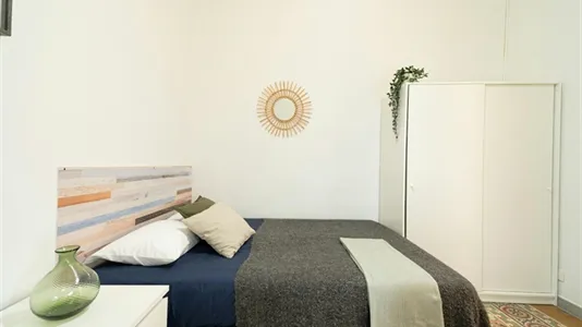 Rooms in Barcelona Ciutat Vella - photo 5