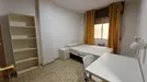 Room for rent, Granada, Andalucía, &lt;span class=&quot;blurred street&quot; onclick=&quot;ProcessAdRequest(7745263)&quot;&gt;&lt;span class=&quot;hint&quot;&gt;See streetname&lt;/span&gt;[xxxxxxxxxxxxx]&lt;/span&gt;