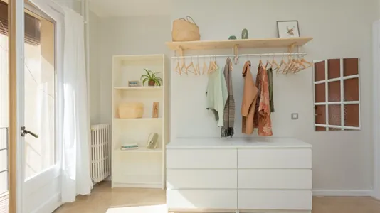 Rooms in Barcelona Eixample - photo 4