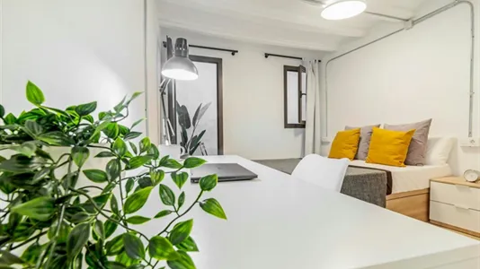 Apartments in Barcelona Ciutat Vella - photo 6