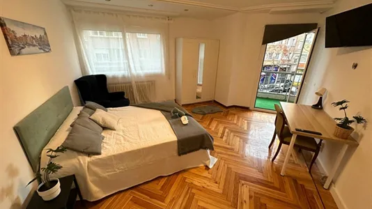 Rooms in Zaragoza - photo 2