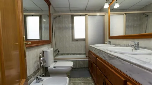 Rooms in Málaga - photo 5