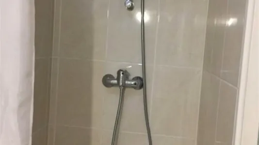 Rooms in Saint-Denis - photo 4