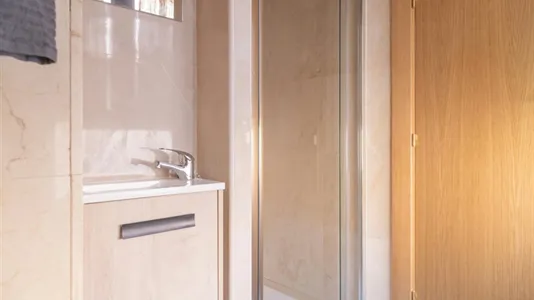 Rooms in Madrid Chamartín - photo 8