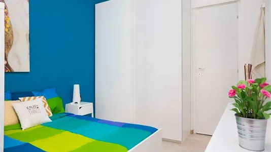 Rooms in Milano Zona 8 - Fiera, Gallaratese, Quarto Oggiaro - photo 3