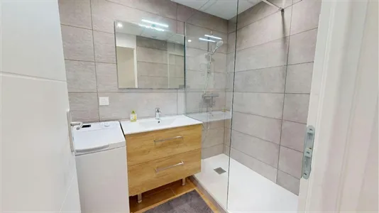 Rooms in Lyon - photo 9