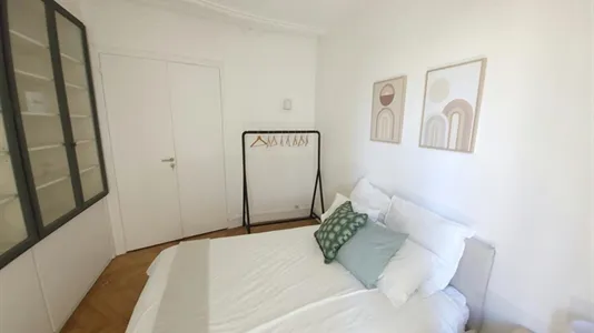 Rooms in Paris 8ème arrondissement - photo 5