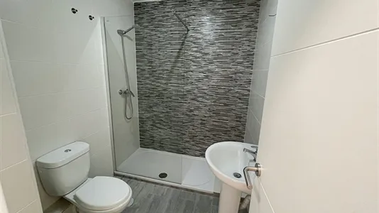 Rooms in Guadalajara - photo 8