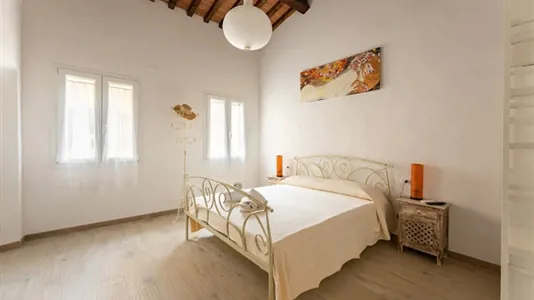 Apartments in Florence - photo 2