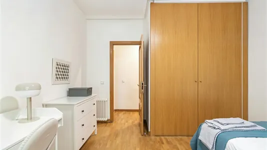 Rooms in Madrid Chamberí - photo 4