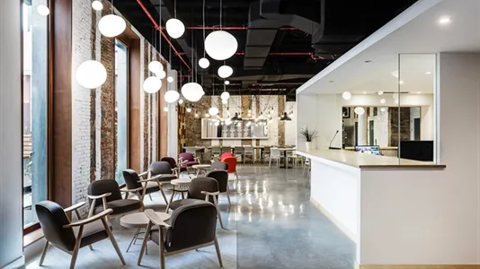 Rooms in Barcelona Ciutat Vella - photo 8