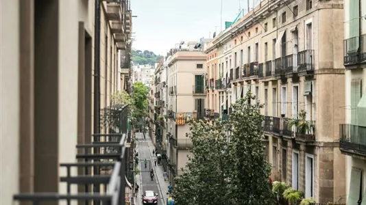 Rooms in Barcelona Ciutat Vella - photo 7