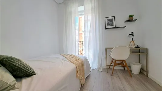 Rooms in Madrid Centro - photo 7