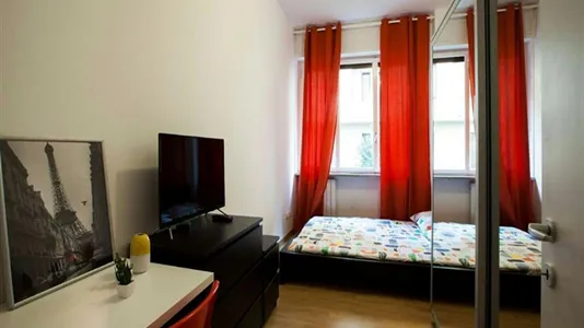 Rooms in Milano Zona 8 - Fiera, Gallaratese, Quarto Oggiaro - photo 4