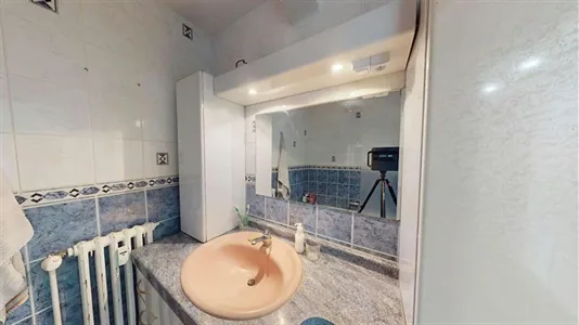 Rooms in Saint-Julien-en-Genevois - photo 7