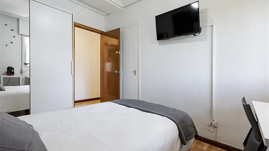 Rooms in Guadalajara - photo 4