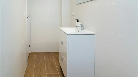 Rooms in Zaragoza - photo 7