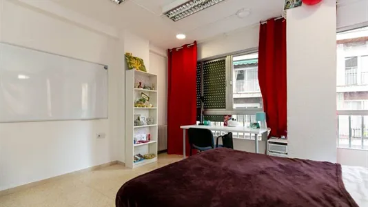 Rooms in Granada - photo 4