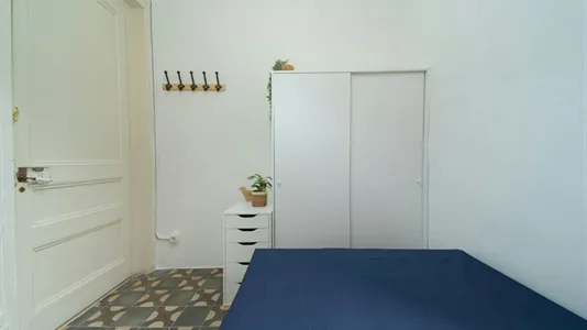 Rooms in Barcelona Ciutat Vella - photo 5