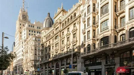 Rooms in Madrid Centro - photo 9