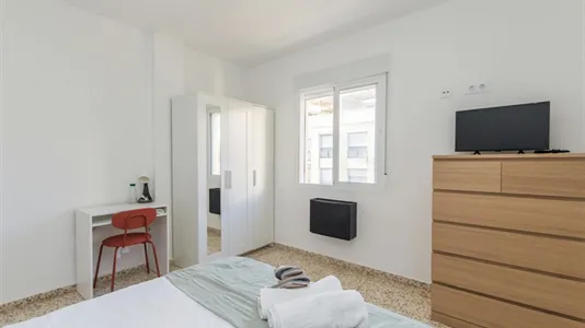 Rooms in Málaga - photo 6