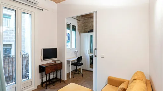 Apartments in Barcelona Ciutat Vella - photo 7