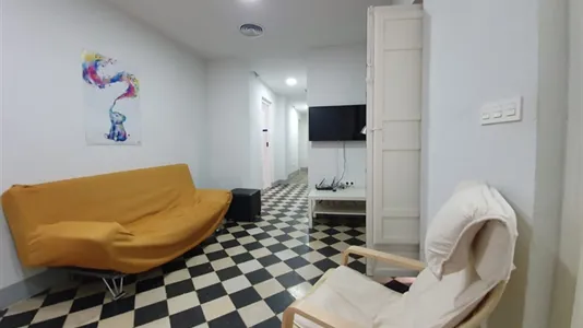 Rooms in Granada - photo 10