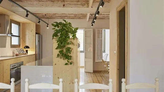 Rooms in Barcelona Eixample - photo 10