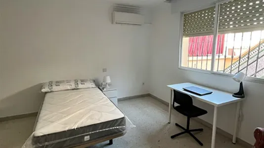 Rooms in Dos Hermanas - photo 8