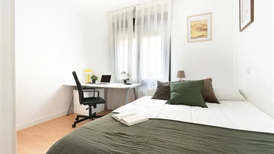 Rooms in Madrid Chamberí - photo 2