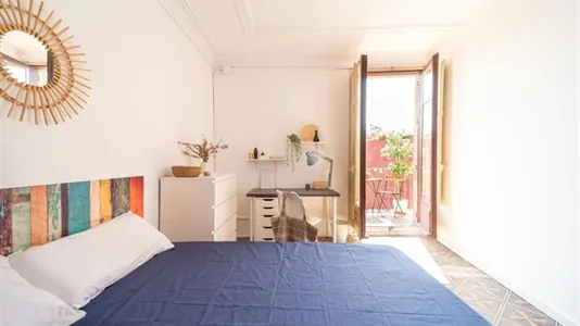 Rooms in Barcelona Ciutat Vella - photo 4