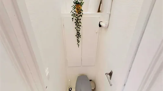 Rooms in Paris 8ème arrondissement - photo 8