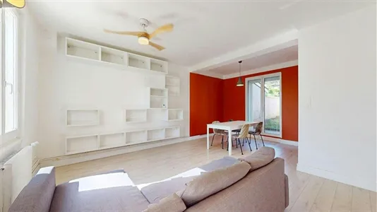 Houses in Lyon - photo 3