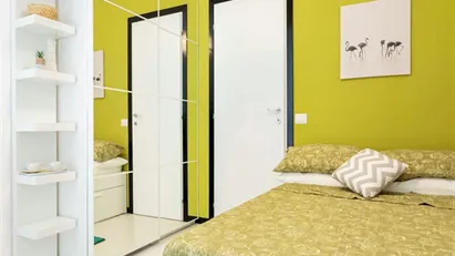 Room for rent in Milano Zona 8 - Fiera, Gallaratese, Quarto Oggiaro, Milan