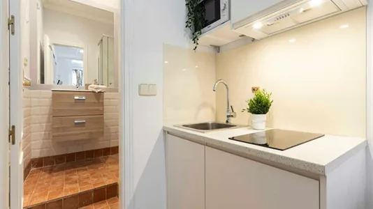 Rooms in Madrid Centro - photo 5