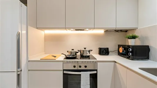 Rooms in Barcelona Eixample - photo 8