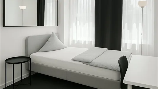 Rooms in Ottobrunn - photo 1