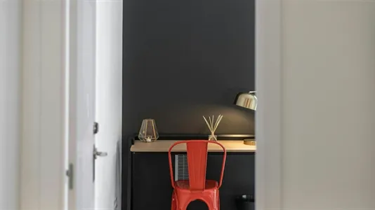 Rooms in Barcelona Ciutat Vella - photo 5