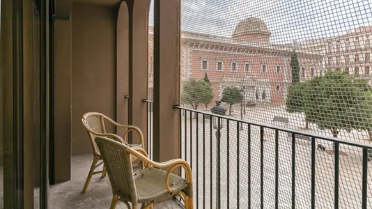 Apartments in Valencia Ciutat Vella - photo 8