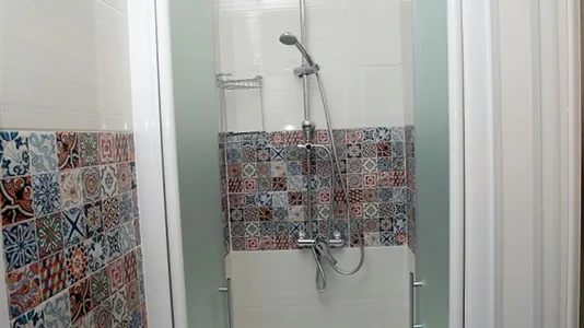 Rooms in Madrid Centro - photo 8