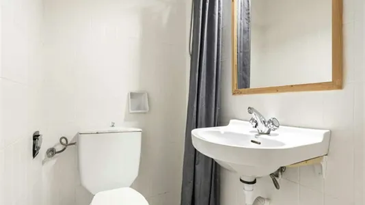 Rooms in Madrid Centro - photo 6