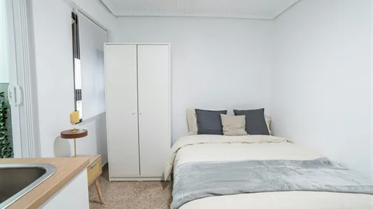 Rooms in Mislata - photo 10