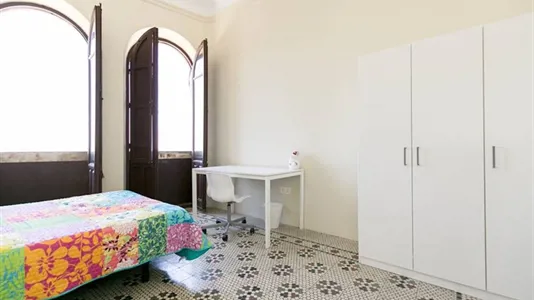 Rooms in Granada - photo 2
