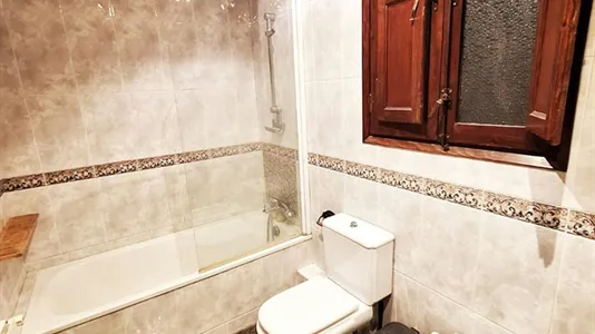 Rooms in Barcelona Ciutat Vella - photo 4