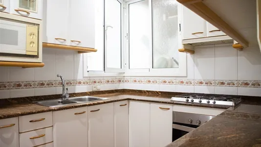 Rooms in Barcelona Eixample - photo 8