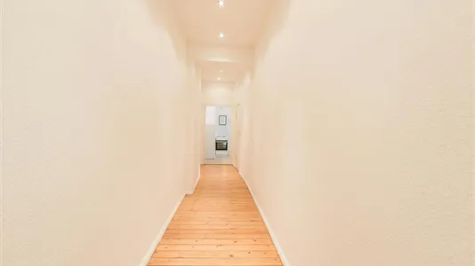 Rooms in Berlin Charlottenburg-Wilmersdorf - photo 4