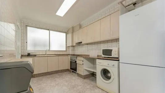 Rooms in Valencia Extramurs - photo 9
