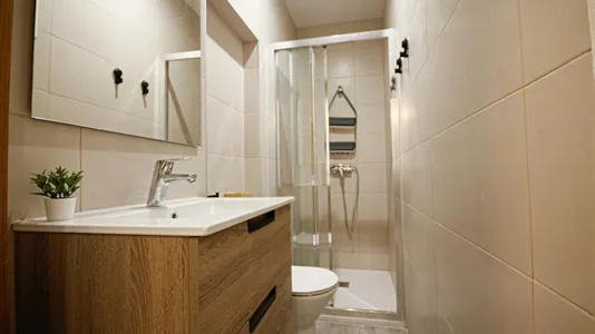 Rooms in Barcelona Ciutat Vella - photo 9